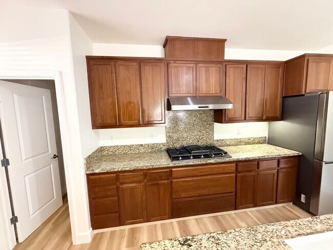Photo - 2327 Capistrello St