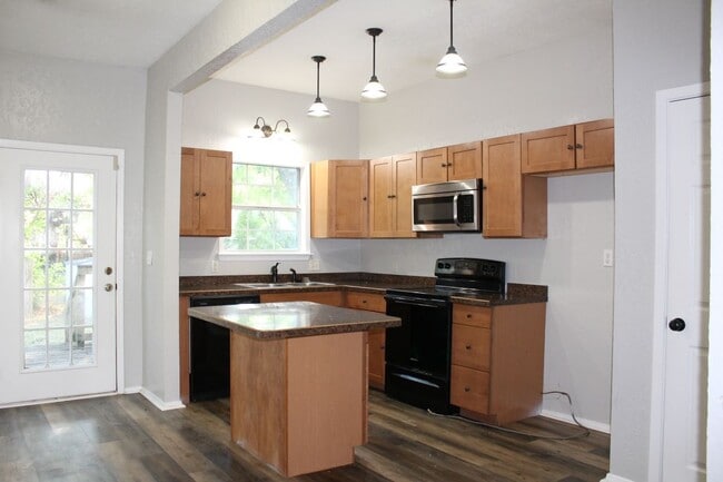Photo - 1125 N Ollie St