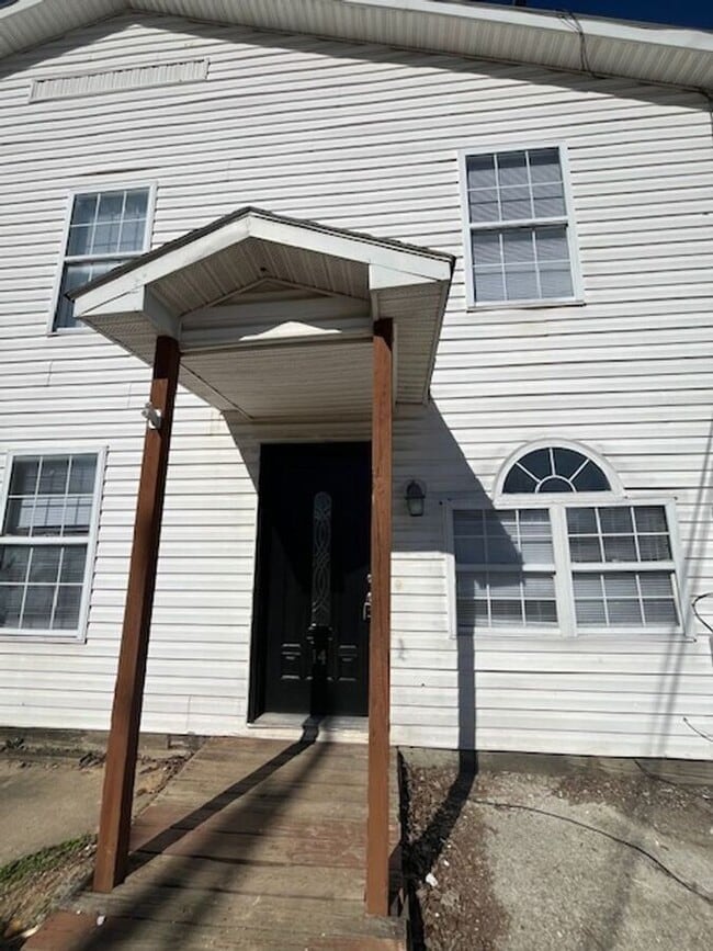Building Photo - 14 A St