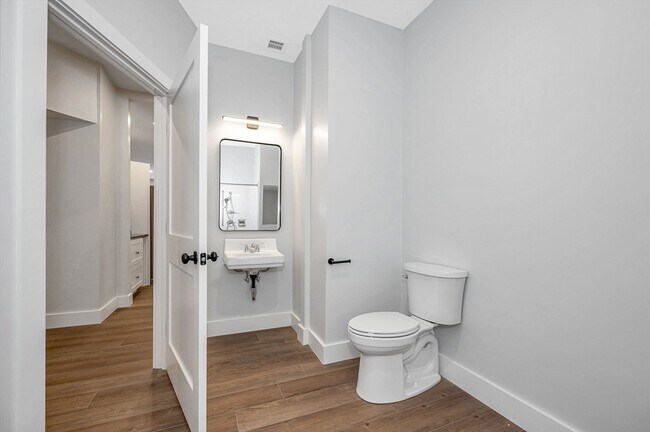 Photo - 241 W 6th St Unit 120