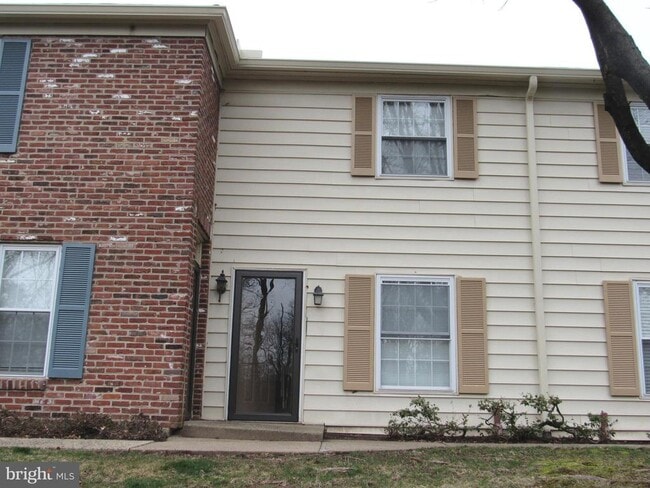 Building Photo - 174 Wellington Terrace Rental
