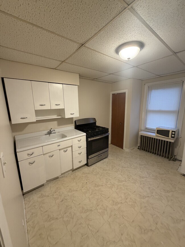 Photo - 7019 Charles St