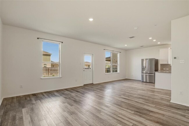 Photo - 449 Stone Water Ln