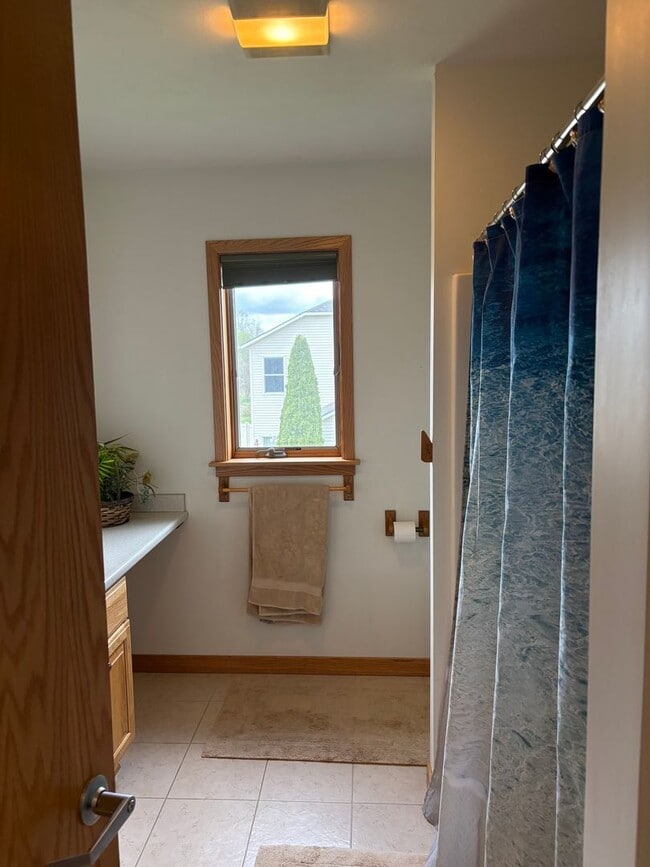 Photo - Large 4BR/2.5 BA Home w/ large yard & Central AC