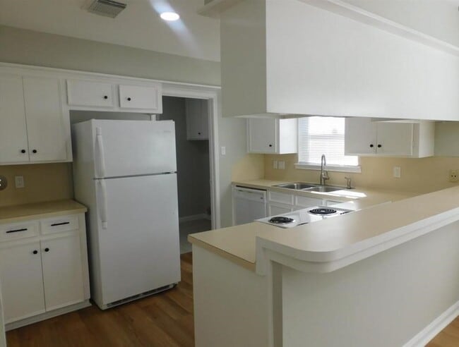 Photo - 10402 Belfast Rd