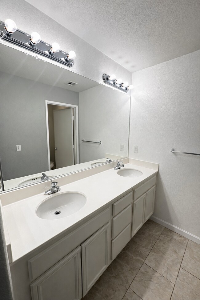 Photo - 2150 Caminito Leonzio