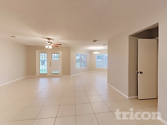 Photo - 4827 Fern Lake