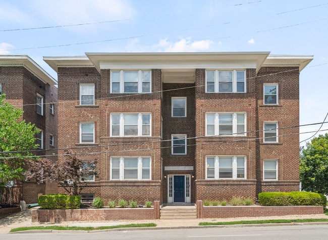 Building Photo - The Belmar - 916-918 E 39th Rental
