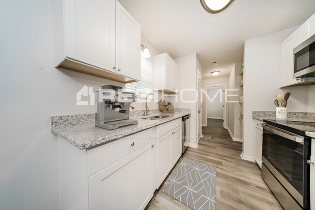 Photo - 2670 Woodward Rd