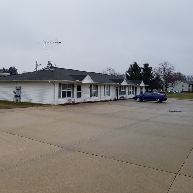 Building Photo - 1112 Oakview Dr Unit 1106 Rental