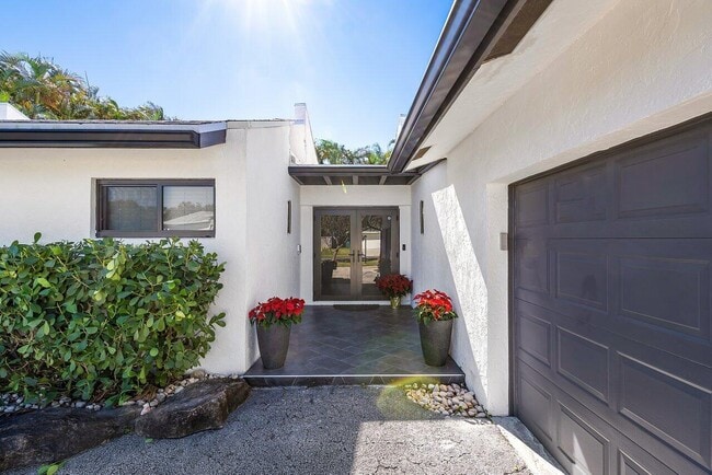 Photo - 630 NE 15th Pl