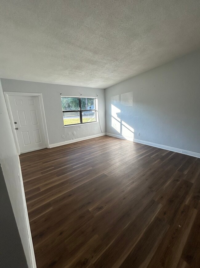 Photo - 1503 Noble Pl