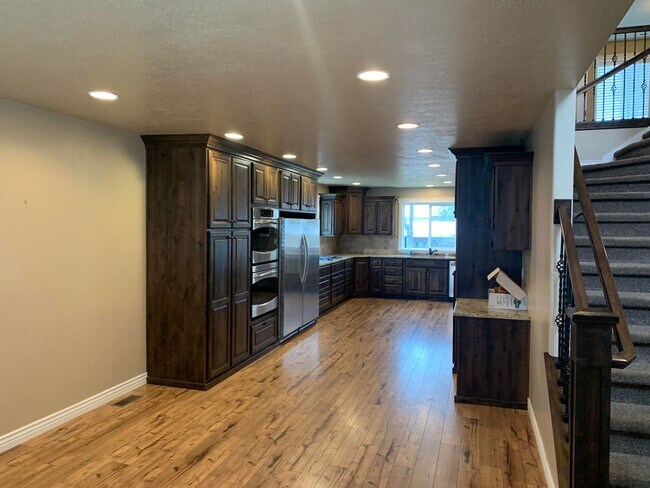 Photo - 311 N 750 W