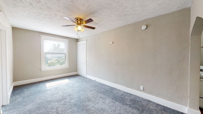 Photo - 316 E 15th Street Apartments