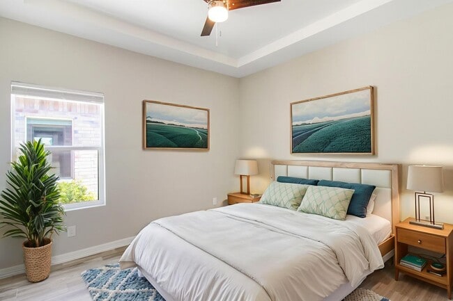 Photo - 904 W Mahala Ave