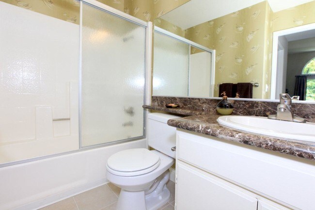 Summit at Warner Center Apartments For Rent in Woodland