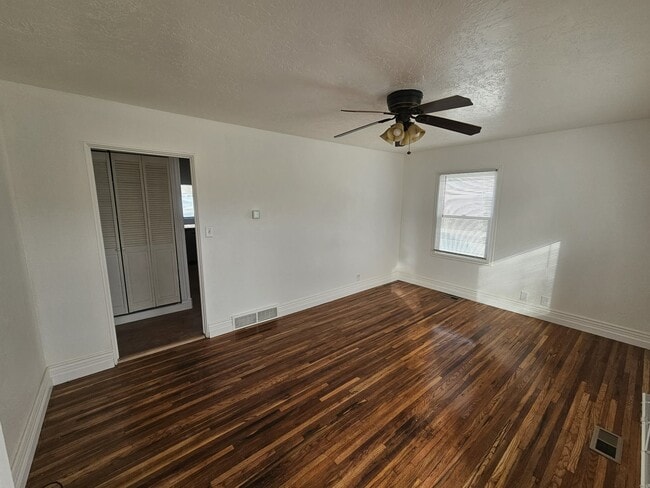 Photo - 74 W Plum St