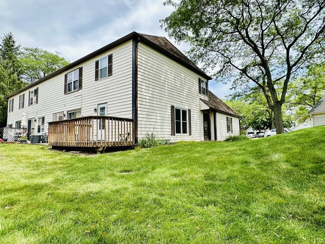 Photo - 2450 Devonshire Ct