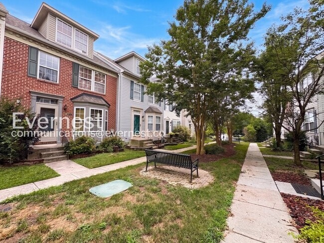 Photo - 3 Bed/2 Bath Townhome with Garage / Pet-Friendly / Vouchers Accepted / Available Now!