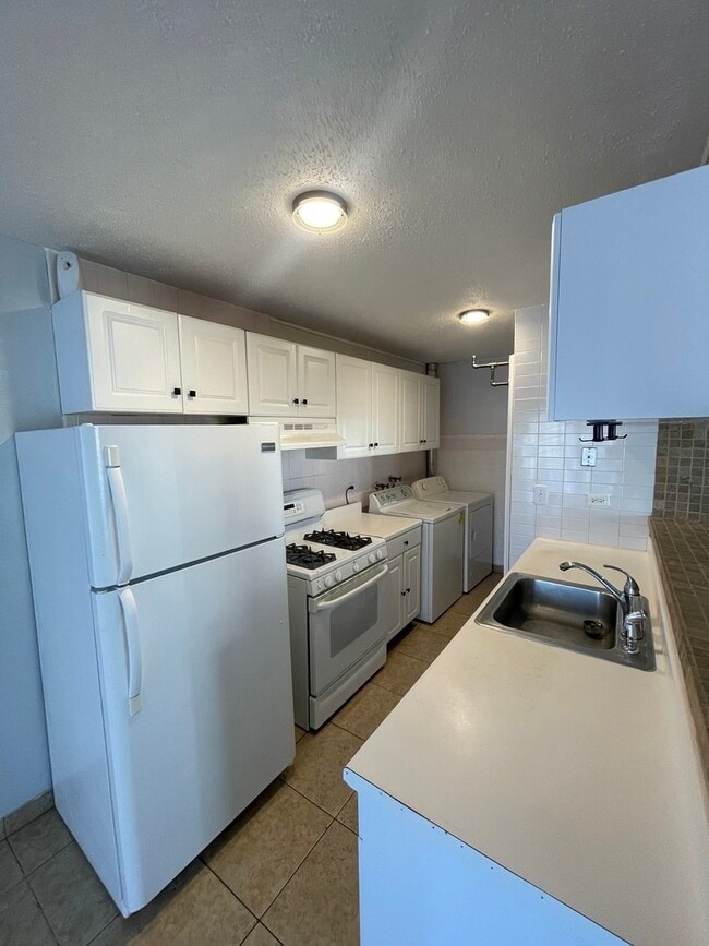 Photo - 479 James Ct Unit D