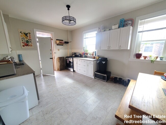 Photo - 12 Royce Rd Unit 3