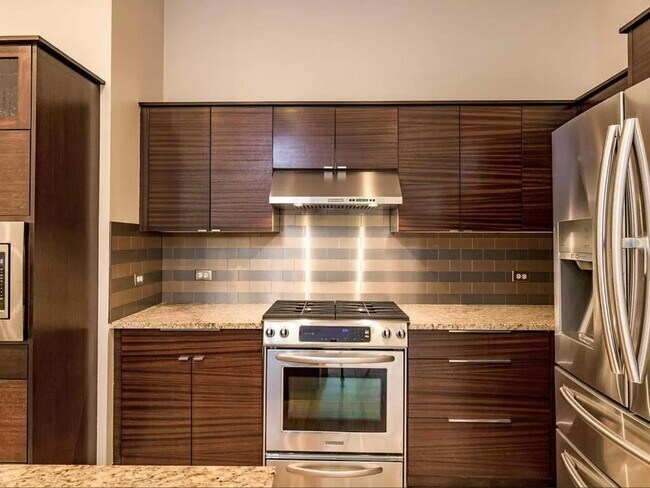 Photo - 1907 W 30th St