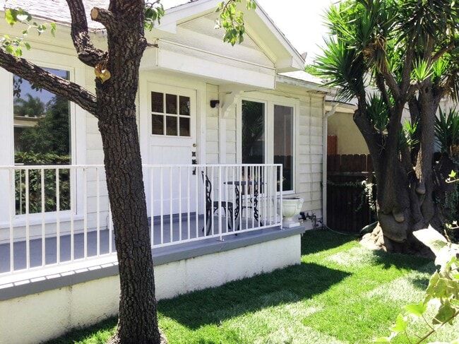 Photo - 6116 Fountain Ave