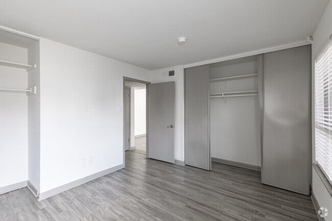 1BR, 1BA - 617 SF