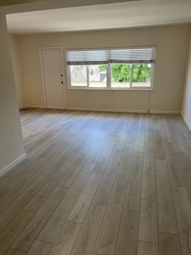 Living Room - 1514 Leimert Blvd Apartments Unit 1508