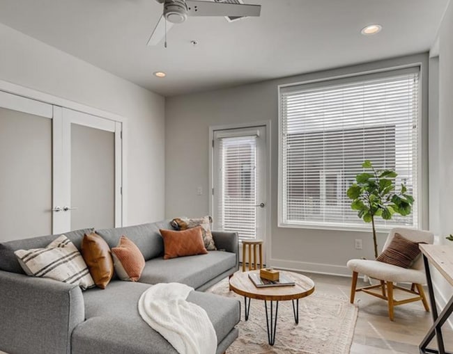 Photo - 1800 E 4th St Unidad 21151