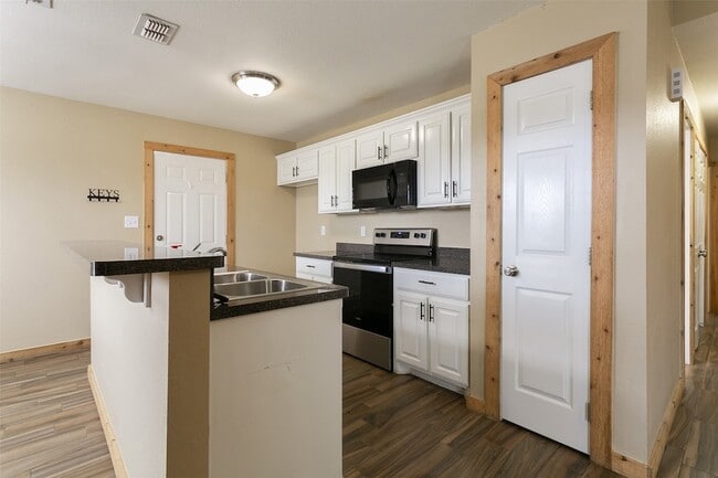 Photo - 608 Mesquite Dr