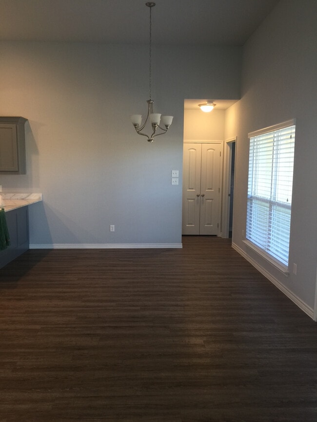 Photo - 792 E Northside Dr