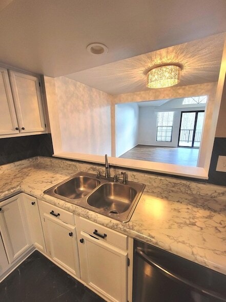 Photo - 1608 Shady Cove Ln