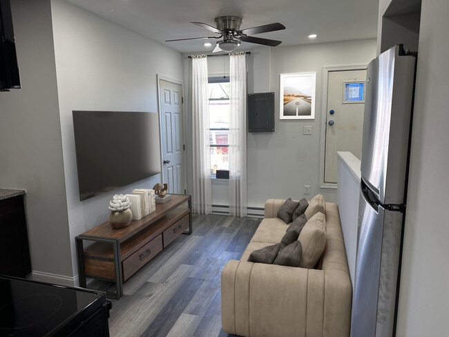 Building Photo - 1603 Penn St Rental