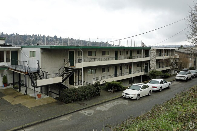 Photo - Golf Crest Apartments
