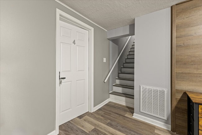 Photo - 350 Hill Park Dr