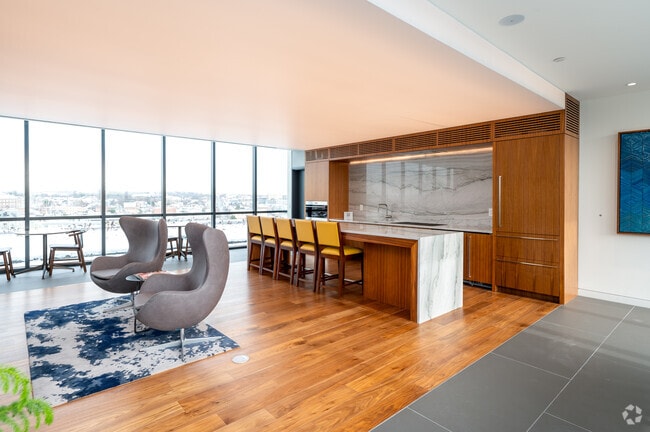 Observatory Lounge - Margarite