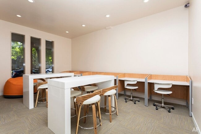 Photo - University Court