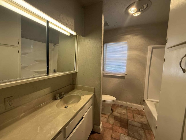 Photo - 5107 S Bonham St