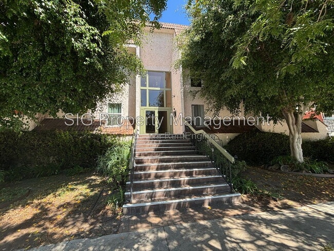 409 Burchett St Unit 104
