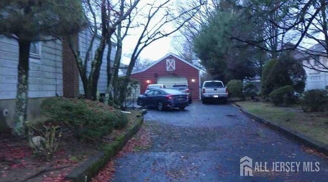 517 Grove Ave