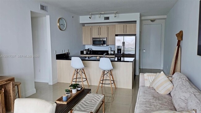 Photo - 79 SW 12th St Unit 3711-S