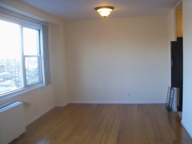 Photo - 225 St Pauls Ave Unit 2D