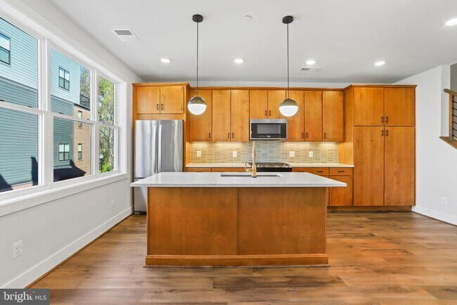 Photo - 133 Warburton St