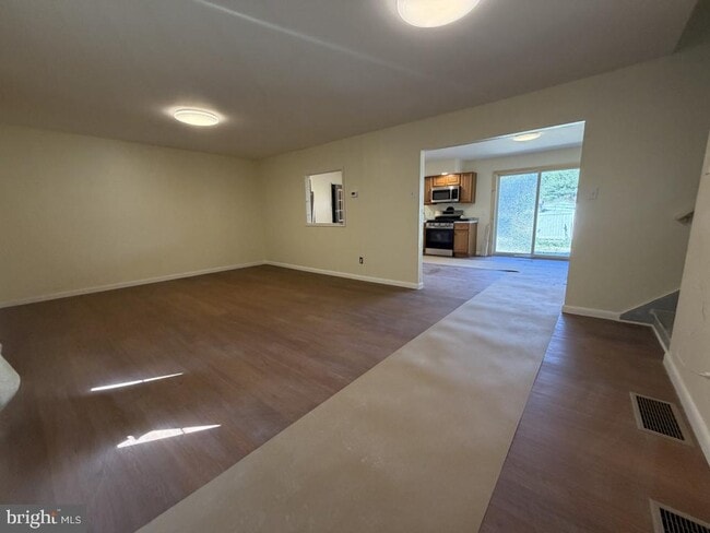 Photo - 322 W Nicholson Rd