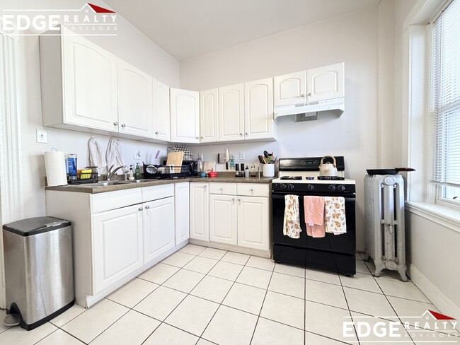 Photo - 79 Glenville Ave Unit 2