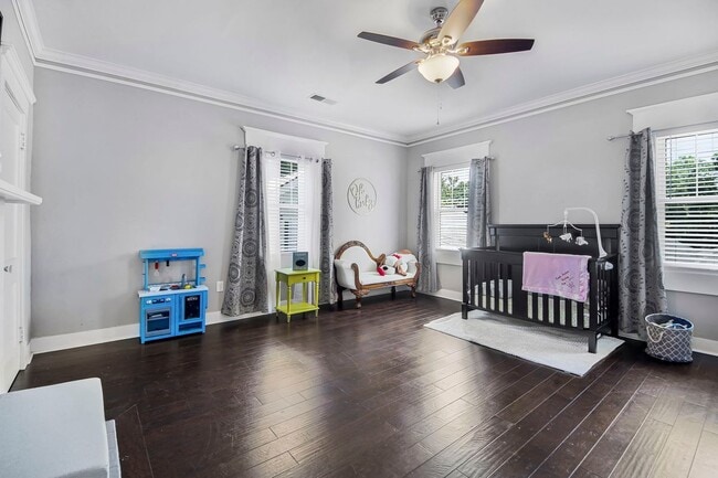 Photo - 514 W Ontario Ave SW