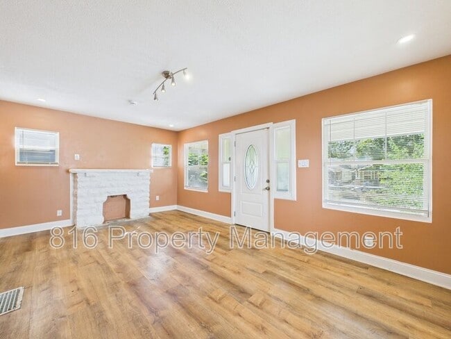 Photo - 3803 Bellefontaine Ave