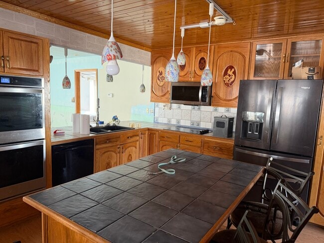 Photo - 569 Beverly Rd