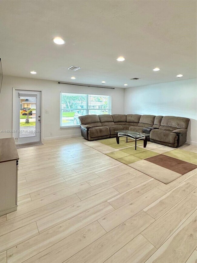 120 NE 9th Ave Unit 120A